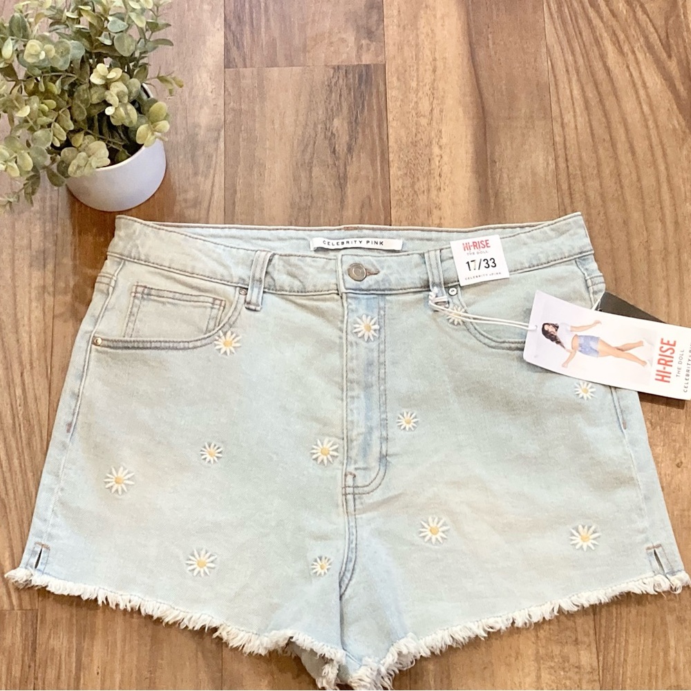 Celebrity Pink Women's Light Blue Daisy Embroidered High Waist Shorts